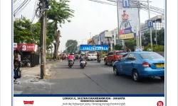 OUT DOOR Underpass Gandaria, Jl. Sultan Iskandarmuda, Jakarta (XL) 20200624 lok underpass gandaria jakarta xl b