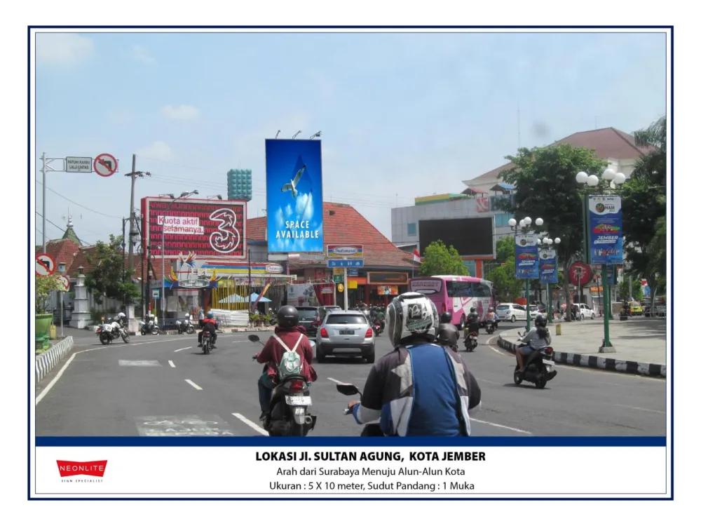 OUT DOOR Jl. Sultan Agung (Kantor Pos), Jember 20220509 lok jl sultan agung jember