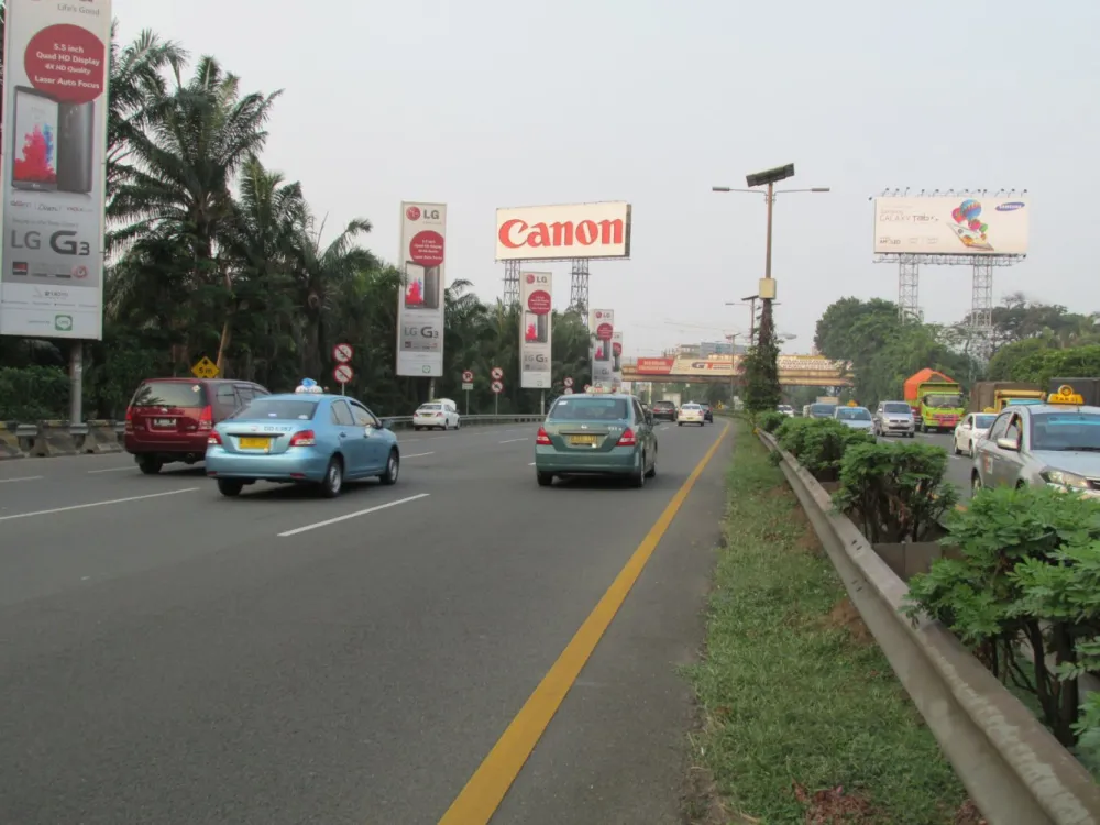 NEON SIGN Produk Canon, Tol Sedyatmo KM 32+000 B (C), Tangerang Canon_siang_arah_dari_Bandara