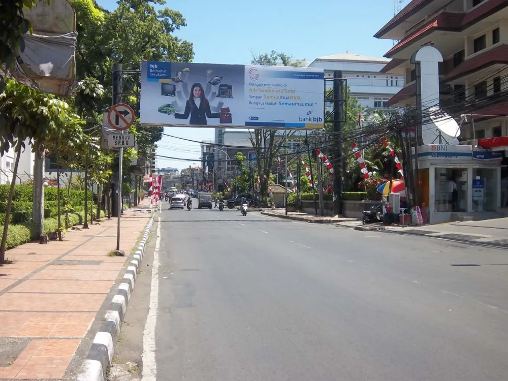 STATIC BILLBOARD Produk Bank Jabar Banten, Jl. Naripan, Bandung Produck_Bank_Jabar_Banten_Jl_Naripan_Bdg