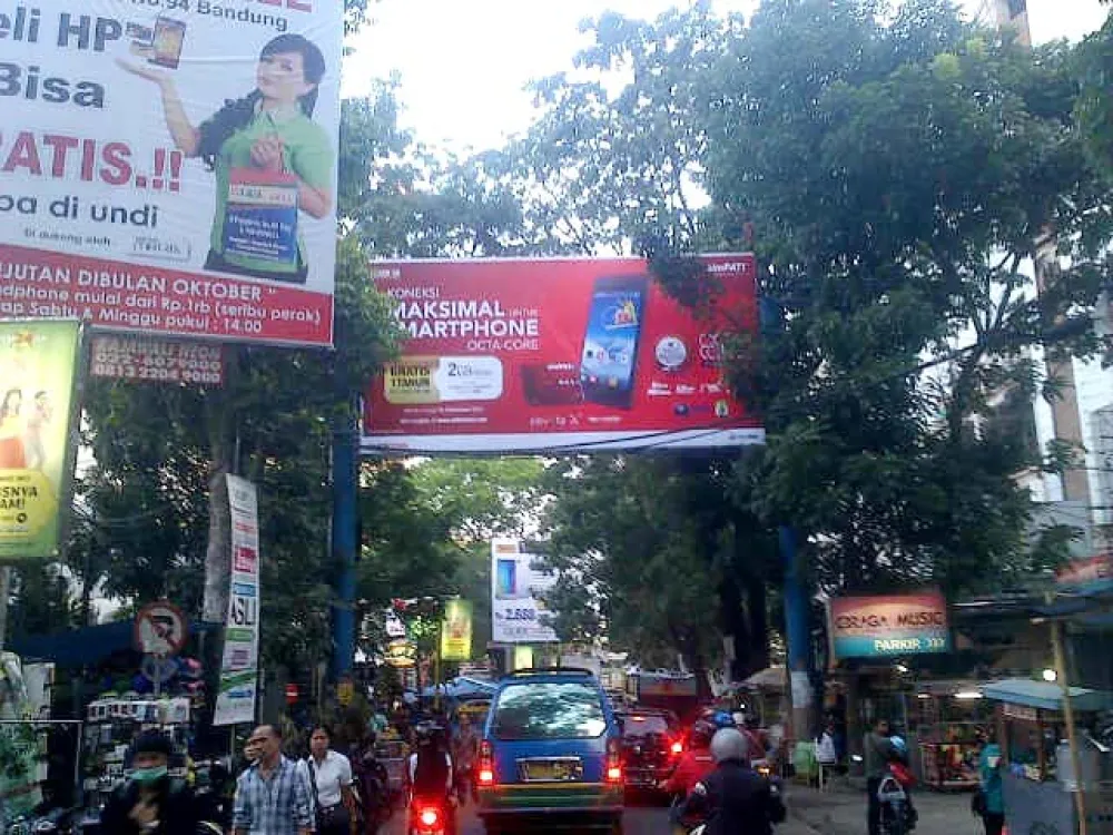 STATIC BILLBOARD Produk Telkomsel, Bando Jl. Purnawarman No. 28, Bandung Produck_Telkomsel_Jl_Purnawarman_Bandung