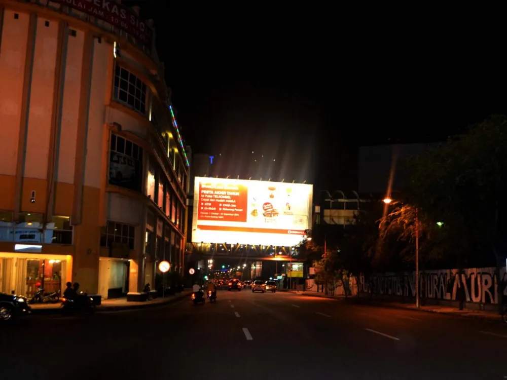 BILLBOARD Product CIMB Niaga, Pedestrian Bridge Tunjungan Street (A), Surabaya Produk_CIMB_Niaga_JPO_Jl_Tunjungan_a_Surabaya