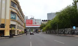 Produk CIMB Niaga, JPO Jl. Tunjungan (b), Surabaya