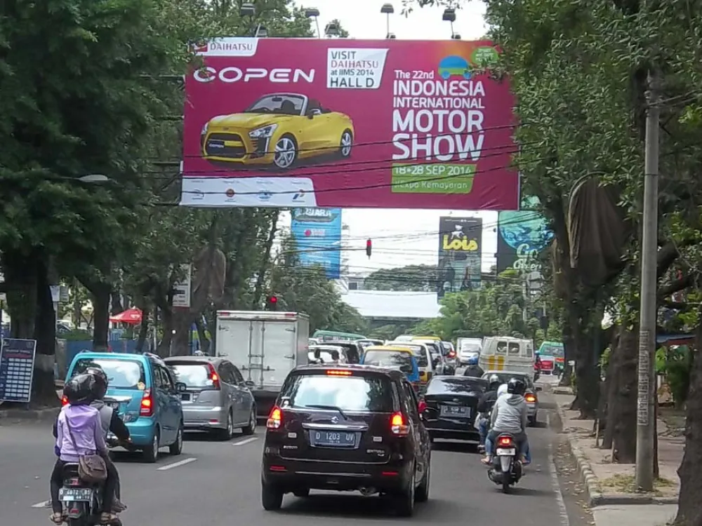 BILLBOARD Produk Daihatsu, Bando Jl. R.E. Marthadinata (Riau), Bandung Produk_Daihatsu_Bando_Jl_R_E_Marthadinata_Riau_Bandung