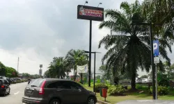 Produk Dunkin Donuts, Tol Jakarta - Merak STA 13 (b), Tangerang