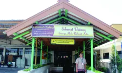 Produk Fatimah Zahra, Bandara A. Yani (R. Tunggu Kedatangan Domestik (A)), Semarang