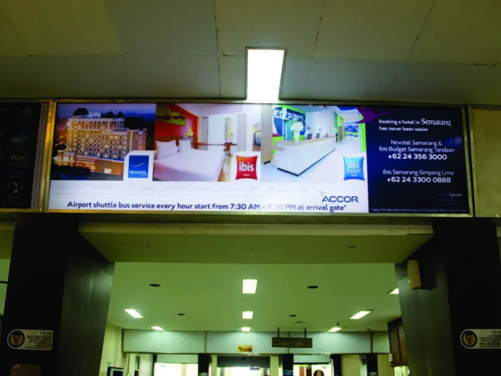 BILLBOARD Product Ibis Hotel, Ahmad Yani Airport (Arrival Domestic), Semarang Produk_Ibis_Hotel_Bandara_A_Yani_R_Tunggu_Kedatangan_Domestik_D_Semarang