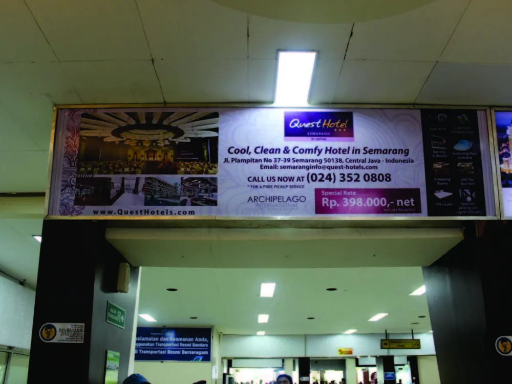 STATIC BILLBOARD Produk Quest Hotel, Bandara A. Yani (R. Tunggu Kedatangan Domestik), Semarang Produk_Quest_Hotel_Bandara_A_Yani_R_Tunggu_Kedatangan_Domestik_A_Semarang