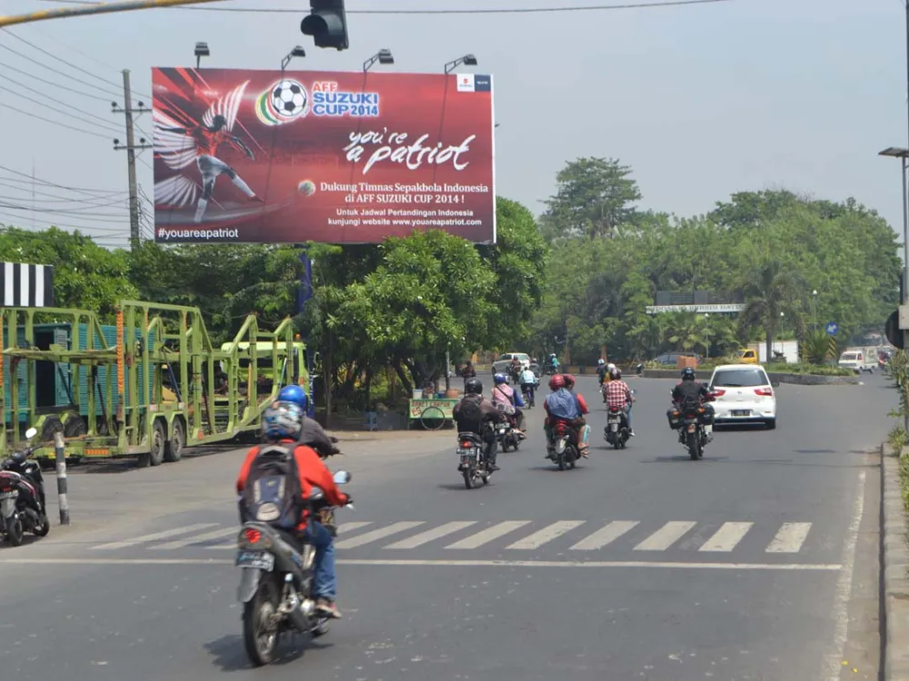 STATIC BILLBOARD Produk Suzuki, Jl. Raya Waru (depan dealear Chevrolet, Sidoarjo - Jawa Timur Produk_Suzuki_Jl_Raya_Waru_depan_delear_Chevrolet_Sidoarjo__Jawa_Timur