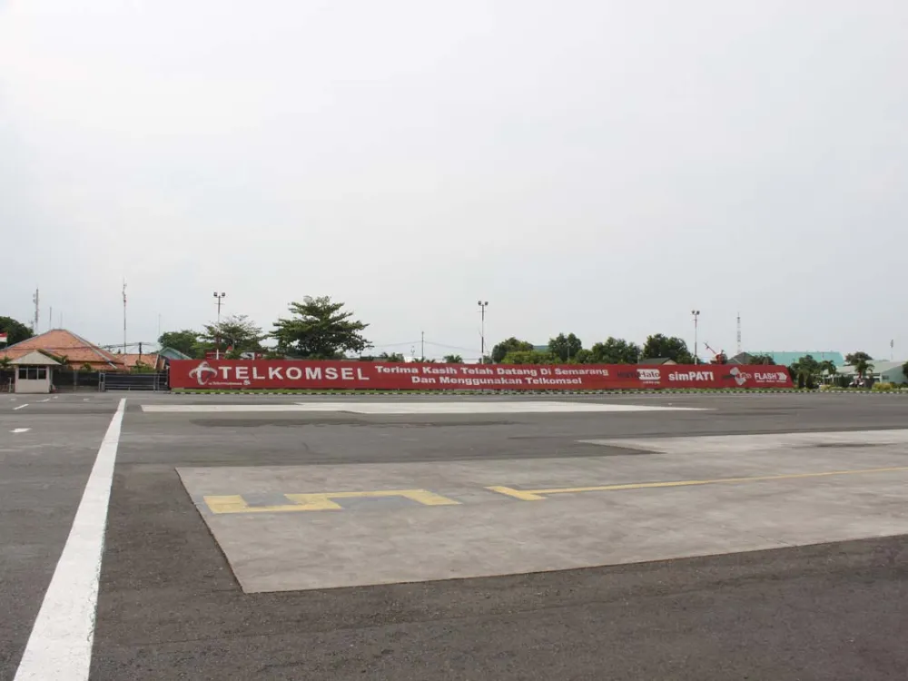 BILLBOARD Prodct Telkomsel, Ahmad Yani Airport (Jet Blast Deflector), Semarang Produk_Telkomsel_Bandara_A_Yani_Jet_Blast_Deflector_Semarang
