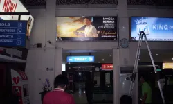 Produk Wismilak, Bandara A. Yani (R. tunggu keberangkatan Domestik KB. 9), Semarang