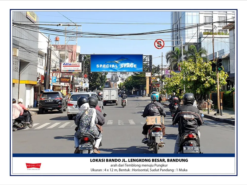 OUT DOOR Bando Jl. Lengkong Besar, Bandung lok jl lengkong besar bandung baru