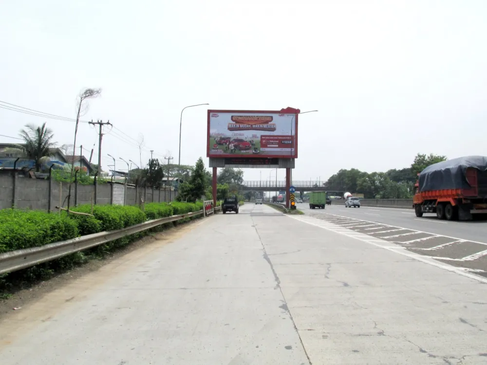 BILLBOARD Cikampek 1 product_telkomsel_bando_pintu_masuk_rest_area_km_57_tol_cikampek