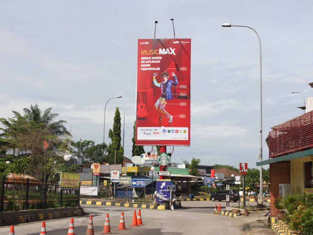 BILLBOARD Cikampek 10 product_telkomsel_billboard_dkt_masjid_rest_area_km_62_tol_cikampek