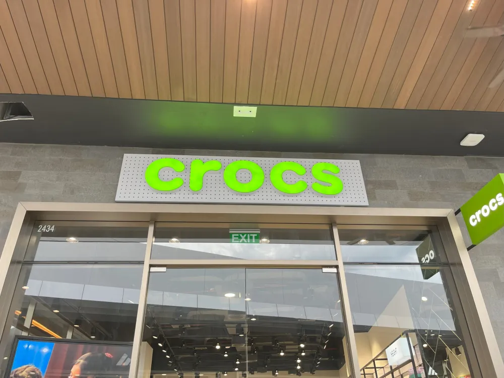 SIGNAGE Crocs 1 ~dl/2026/2/19/img_4705