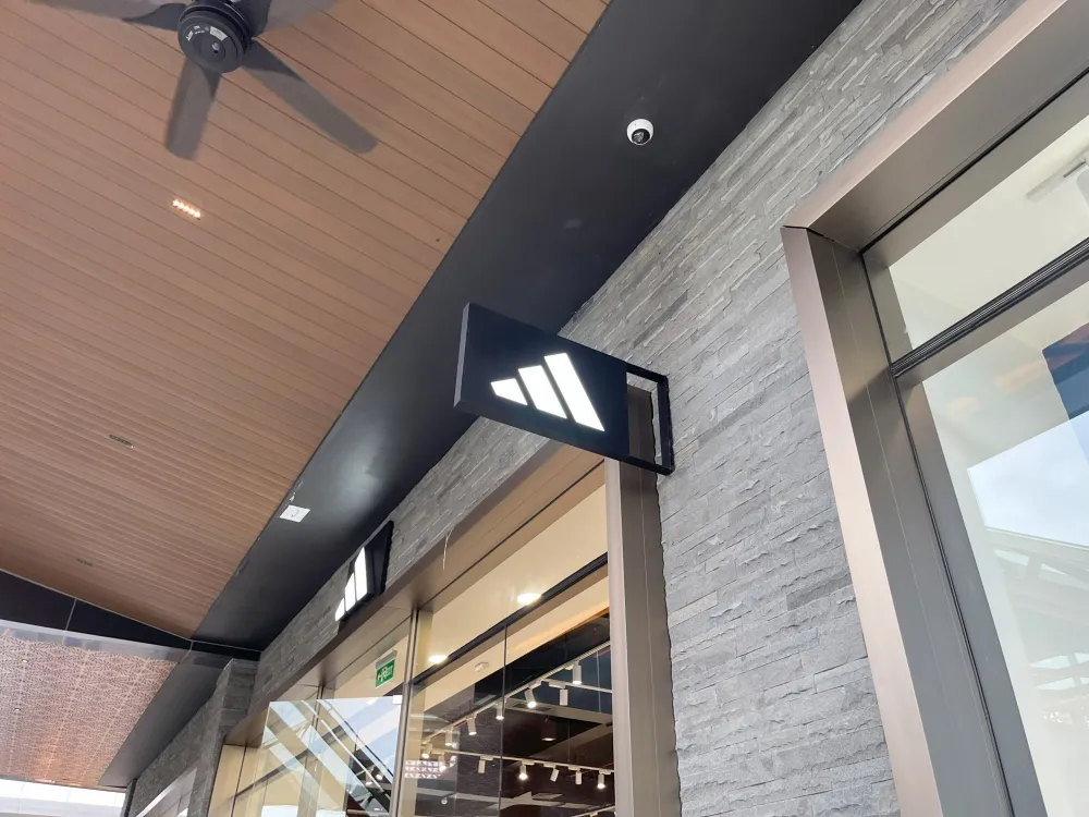 SIGNAGE Adidas 3 ~dl/2026/2/23/img_4688