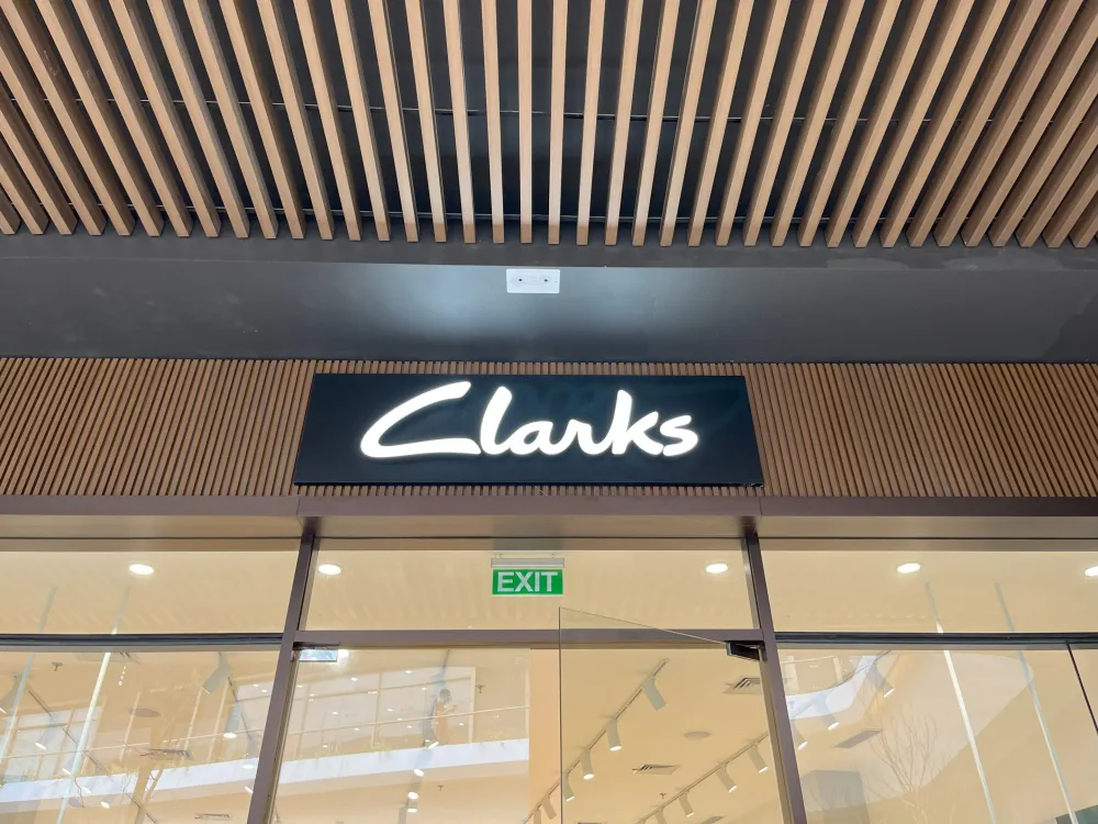 SIGNAGE Clarks 1 ~dl/2026/2/23/img_4763