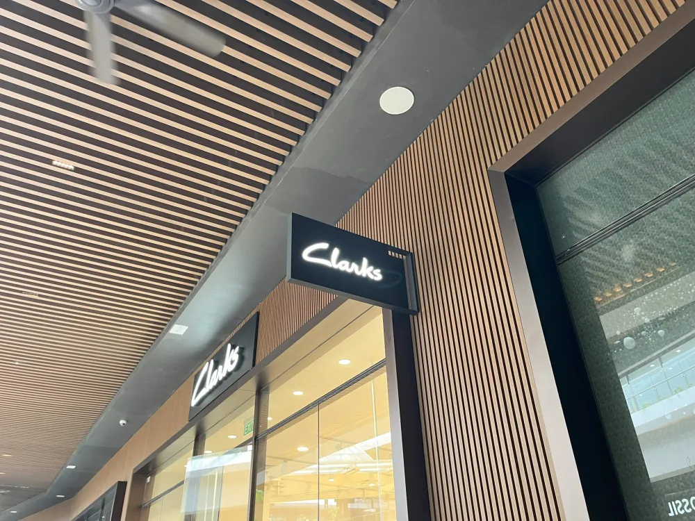 SIGNAGE Clarks 3 ~dl/2026/2/23/img_4765