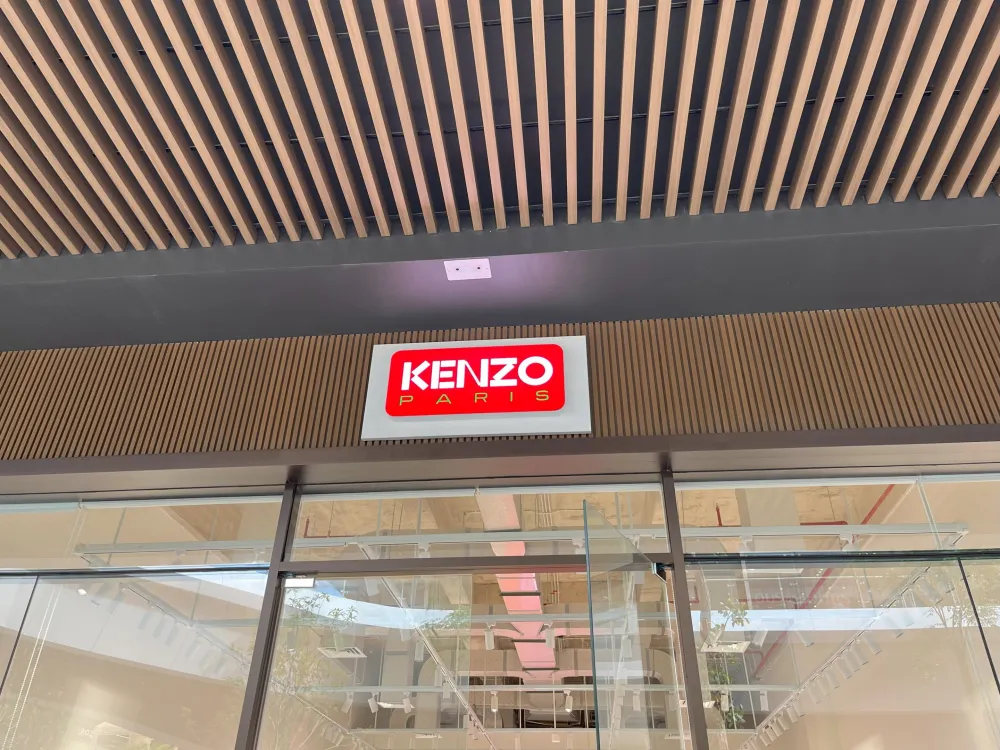 SIGNAGE Kenzo 1 ~dl/2026/2/23/img_4779