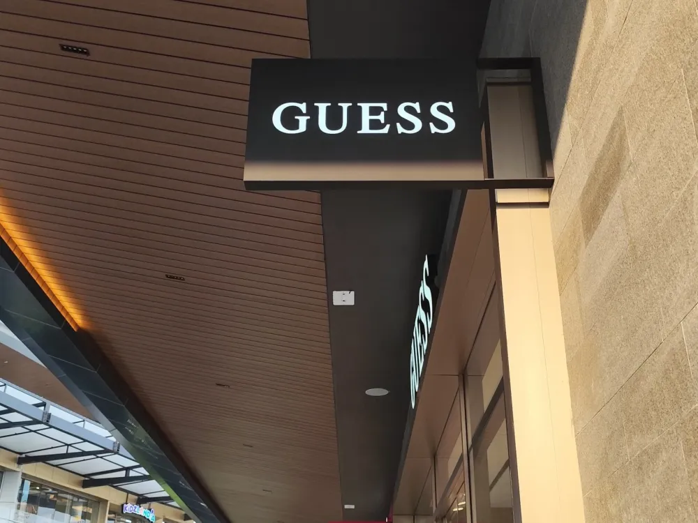 SIGNAGE Guess 1 ~dl/2026/2/23/whatsapp_image_2025_04_08_at_16_46_53